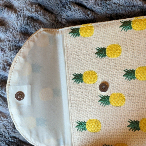 Forever 21 Pineapple Straw Clutch - Picture 2 of 5